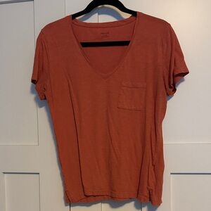 Madewell Short Sleeve V-Neck Top in Rust